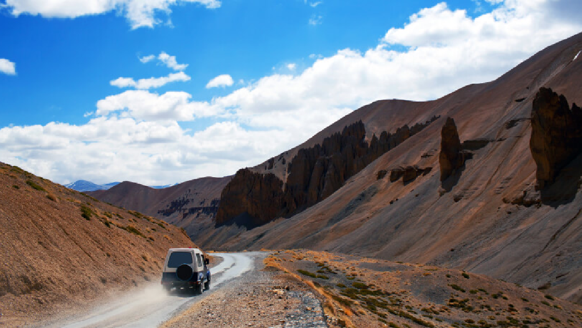 Manali to Leh Jeep Safari